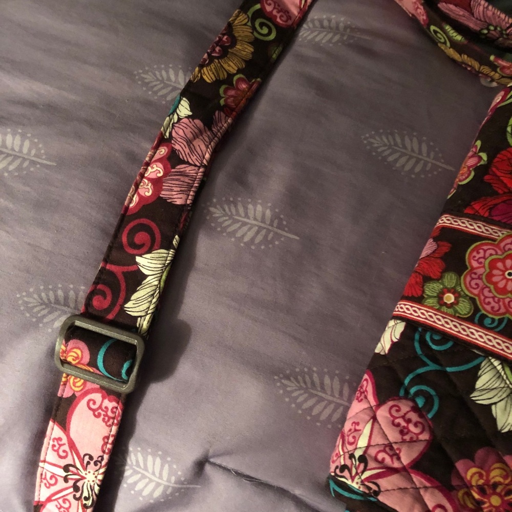 Vera Bradley purse in excellent used condition - Picture 7 of 7